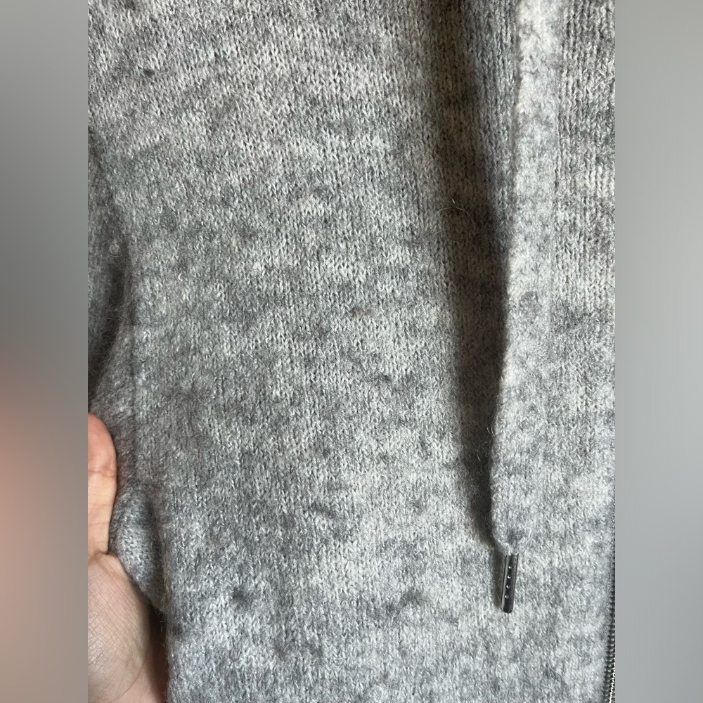 H&M Wool-Blended Gray Zip-Up Hoodie - Picture 3 of 10